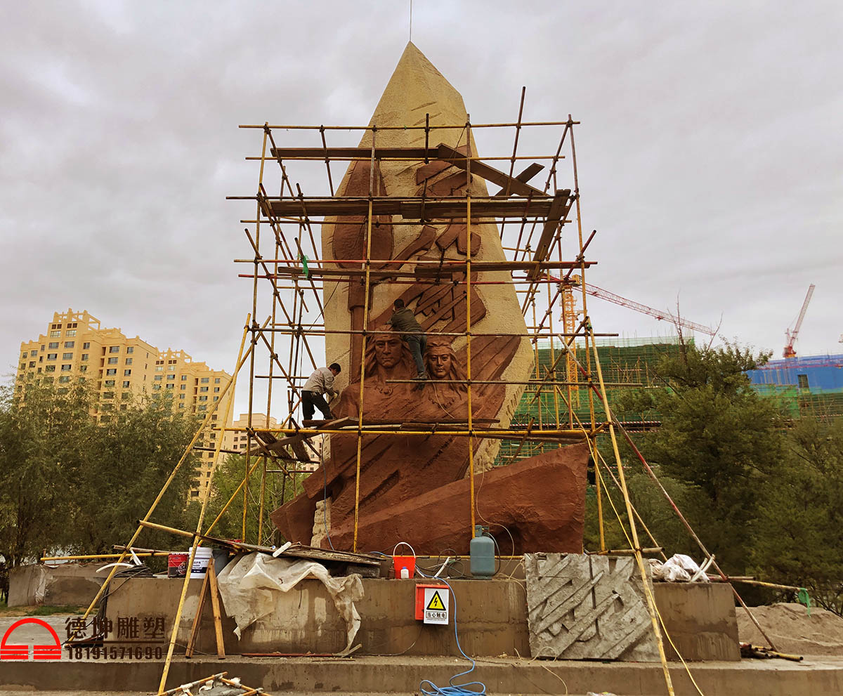 青海省西宁市沈娜遗址公园雕塑泥稿顺利通过验收！
